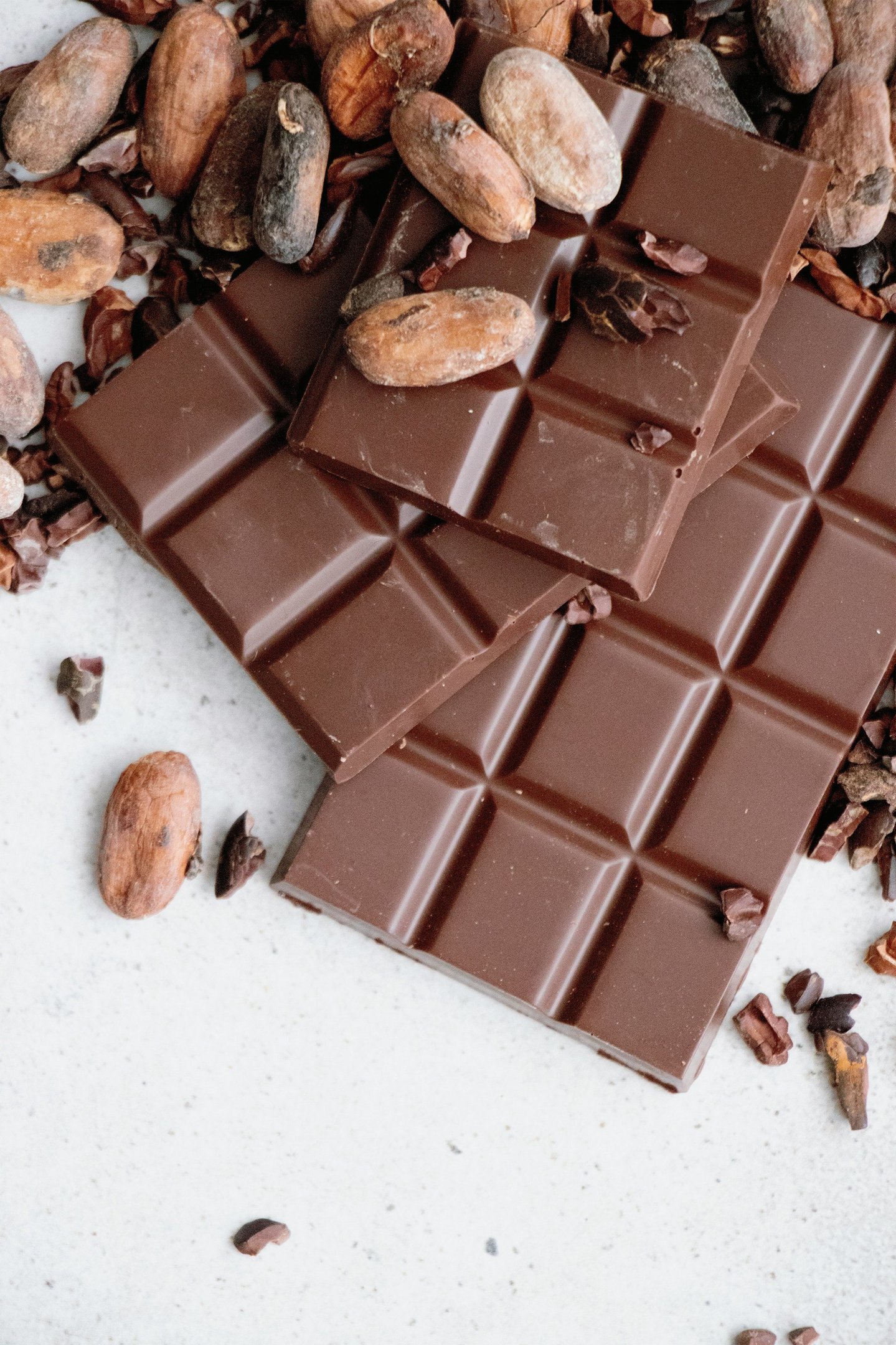 Comer chocolate todos os dias? Entenda os benefícios e limites do consumo