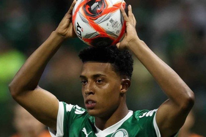 VANDERLAN – O substituto do suspenso Piquerez não foi bem. Teve dificuldades na marcação a Gusto e apareceu pouco no ataque. Quase fez um gol de cabeça, mas finalizou mal. Assim como todo time, deu uma melhorada na etapa final. Mas o Chelsea se criou muito pelo seu setor. NOTA 5,0. Foto: Cesar Greco/Palmeiras