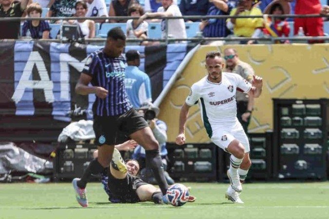 Por levar amarelo contra a Inter, Renê desfalcou o Fluminense contra o Al-Hilal - (crédito: Foto: MARCELO GONÇALVES / FLUMINENSE F.C.) Por levar amarelo contra a Inter, Renê desfalcou o Fluminense contra o Al-Hilal - (crédito: Foto: MARCELO GONÇALVES / FLUMINENSE F.C.)