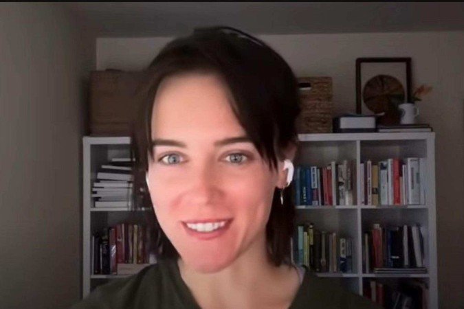 Kyla Scanlon (esquerda) e a jornalista da BBC Katty Kay, durante a entrevista -  (crédito: BBC)