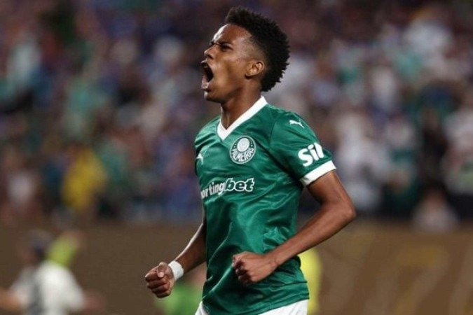 Estêvão fez o gol do Palmeiras contra o Chelsea, mas não foi o suficiente para evitar a eliminação no Mundial de Clubes - (crédito: Foto: Divulgação/Fifa) Estêvão fez o gol do Palmeiras contra o Chelsea, mas não foi o suficiente para evitar a eliminação no Mundial de Clubes - (crédito: Foto: Divulgação/Fifa)