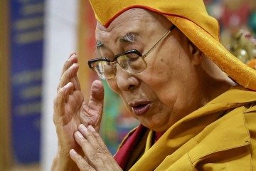 Nascido Lhamo Thondup, que significa Nascido Lhamo Thondup, que significa