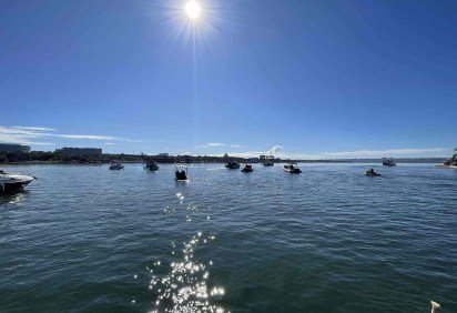 Imagem do SantuÃ¡rio Santo AntÃŽnio conduzida em procissÃ£o fluvial no Lago ParanoÃ¡