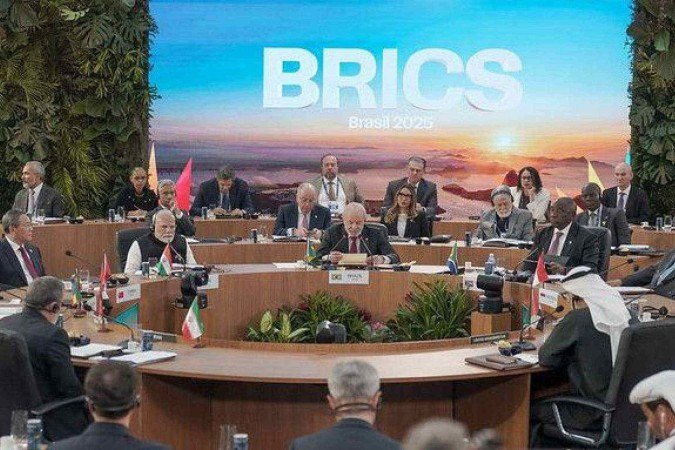 Brics apoia Irã, critica políticas dos EUA, mas evita confronto direto com Trump - (crédito: BBC Geral) Brics apoia Irã, critica políticas dos EUA, mas evita confronto direto com Trump - (crédito: BBC Geral)