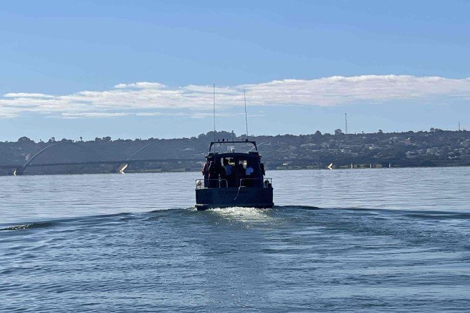 Imagem de Santo Antônio foi conduzida em procissão naútica inédita