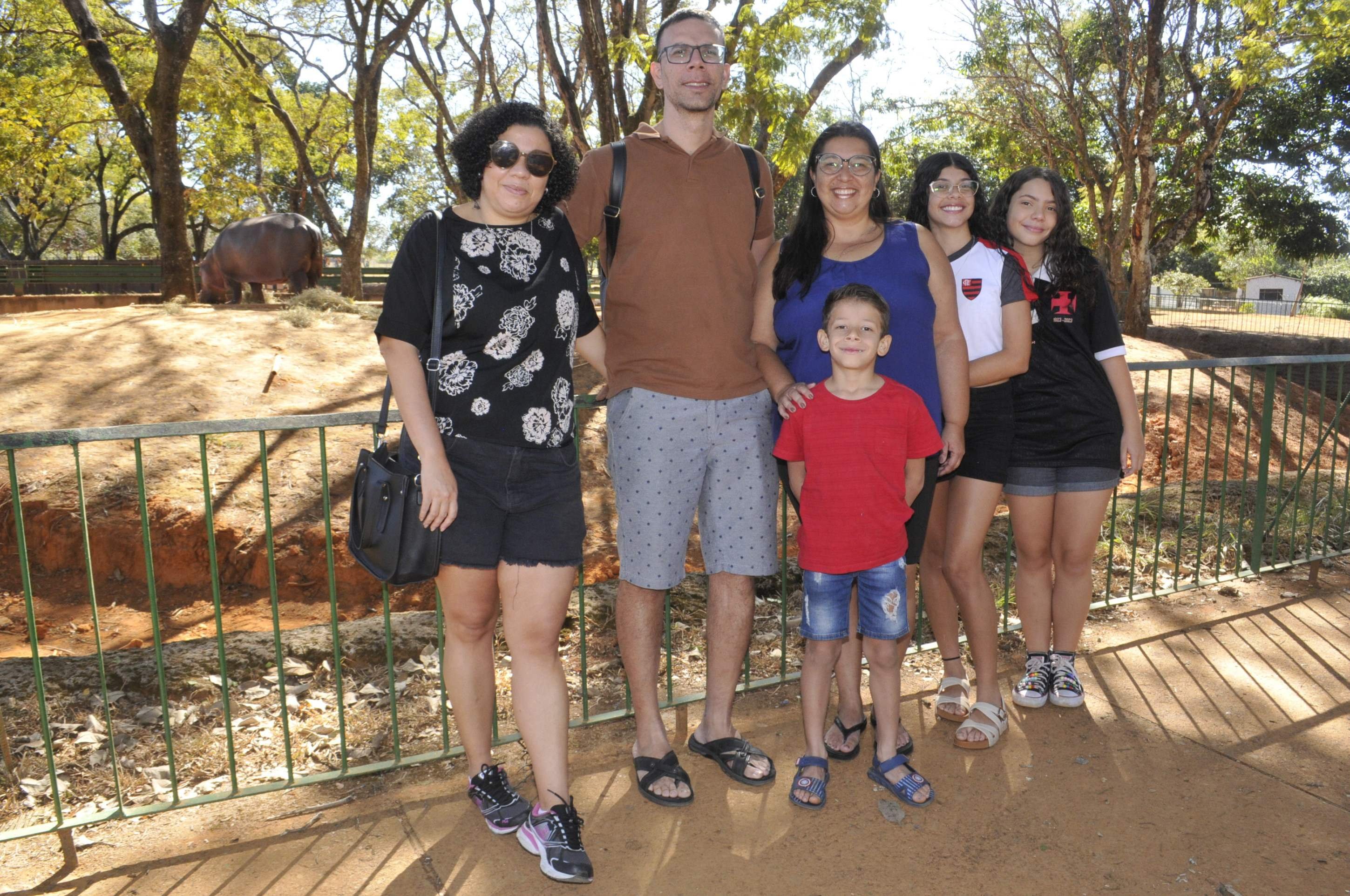 Reaberto, zoo recebe turistas e terá programação especial de férias