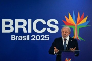 O petista disse que 'a defesa da democracia no Brasil é um tema que compete aos brasileiros. Somos um país soberano. Não aceitamos interferência ou tutela de quem quer que seja. Possuímos instituições sólidas e independentes. Ninguém está acima da lei. Sobretudo, os que atentam contra a liberdade e o Estado de Direito' -  (crédito:  AFP)