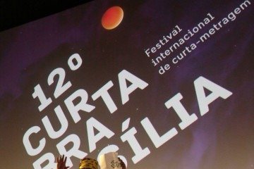 Palhaço Ximbica, ato de abertura da mostra itinerante Gira Curta 2025 - (crédito: Divulgação ) Palhaço Ximbica, ato de abertura da mostra itinerante Gira Curta 2025 - (crédito: Divulgação )