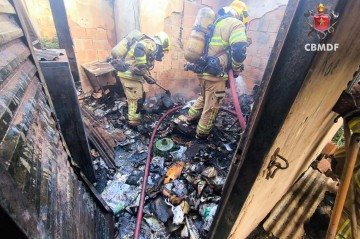 A casa estava vazia, e ninguém ficou ferido.
