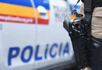 A arma do policial foi recolhida para perícia -  (crédito: Gladyston Rodrigues/EM/D.A. Press)