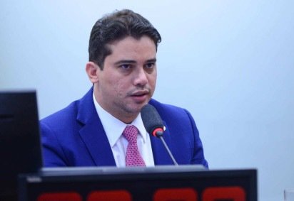 Júnior Mano (PSB-CE) foi um dos alvos da operação da PF que investiga desvios de recursos públicos no Ceará -  (crédito: Billy Boss/Câmara dos Deputados)
