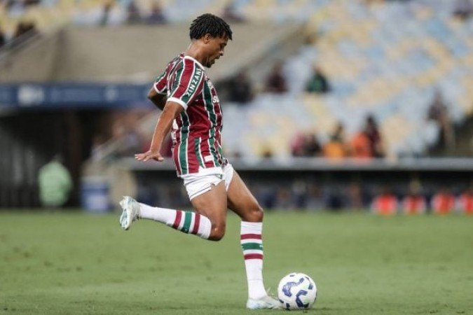 KENO – Substituiu Thiago Santos aos 8 minutos do segundo tempo, com o Fluminense passando a jogar com dois zagueiros e três atacantes. Bem marcado, só teve um bom lance: uma cabeçada já no fim, mas que mandou para fora.  NOTA 5,5. Foto: Lucas Merçon/Fluminense