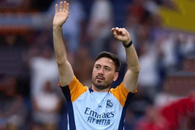 Davide Ancelotti era auxiliar do pai e terá a a oportunidade de comandar o Botafogo - (crédito: Foto: Reprodução/Instagram) Davide Ancelotti era auxiliar do pai e terá a a oportunidade de comandar o Botafogo - (crédito: Foto: Reprodução/Instagram)