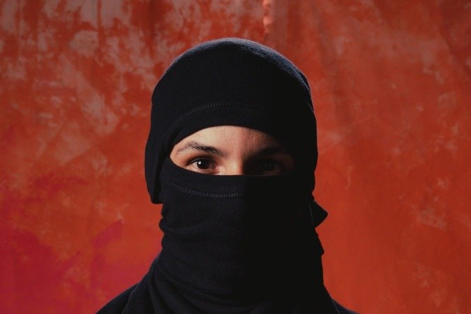 Os trabalhos da artista contrapõem as ideias de ausência e extensão
