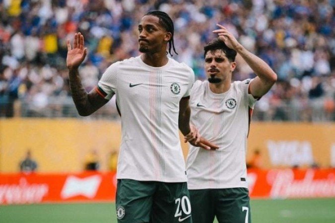 CHELSEA – Tratou de dominar os primeiros minutos com seu bom toque de bola, conseguindo abrir o placar e administrando o resultado no primeiro tempo, mesmo levando pressão do Flu em alguns momentos. João Pedro, mais uma vez, jogou muito bem e foi coroado com seu primeiro gol pelo Chelsea (em duas partidas). Na etapa final, mais um golaço. Saiu como o cara do jogo. NOTA 7,0. Foto: Divulgação / Chelsea