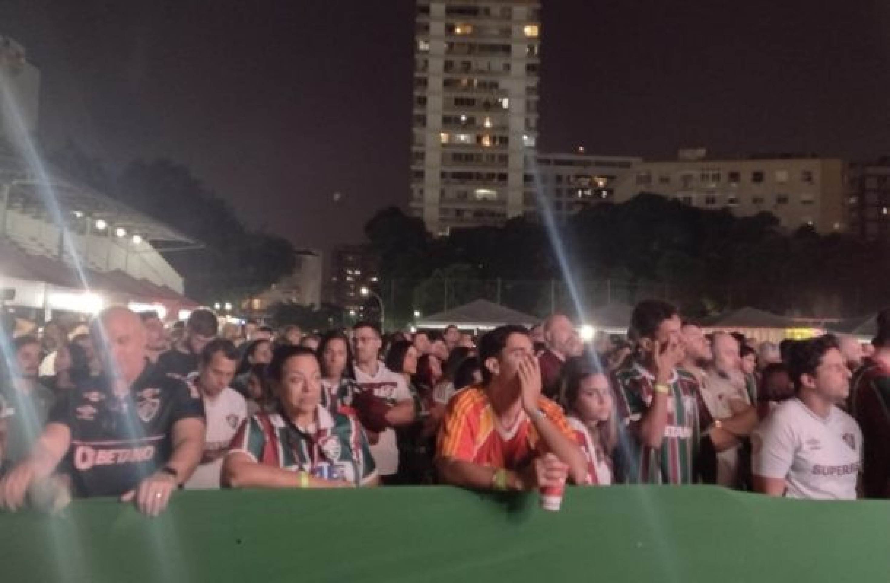 Choro e lamentação nas Laranjeiras: o clima após eliminação do Fluminense
