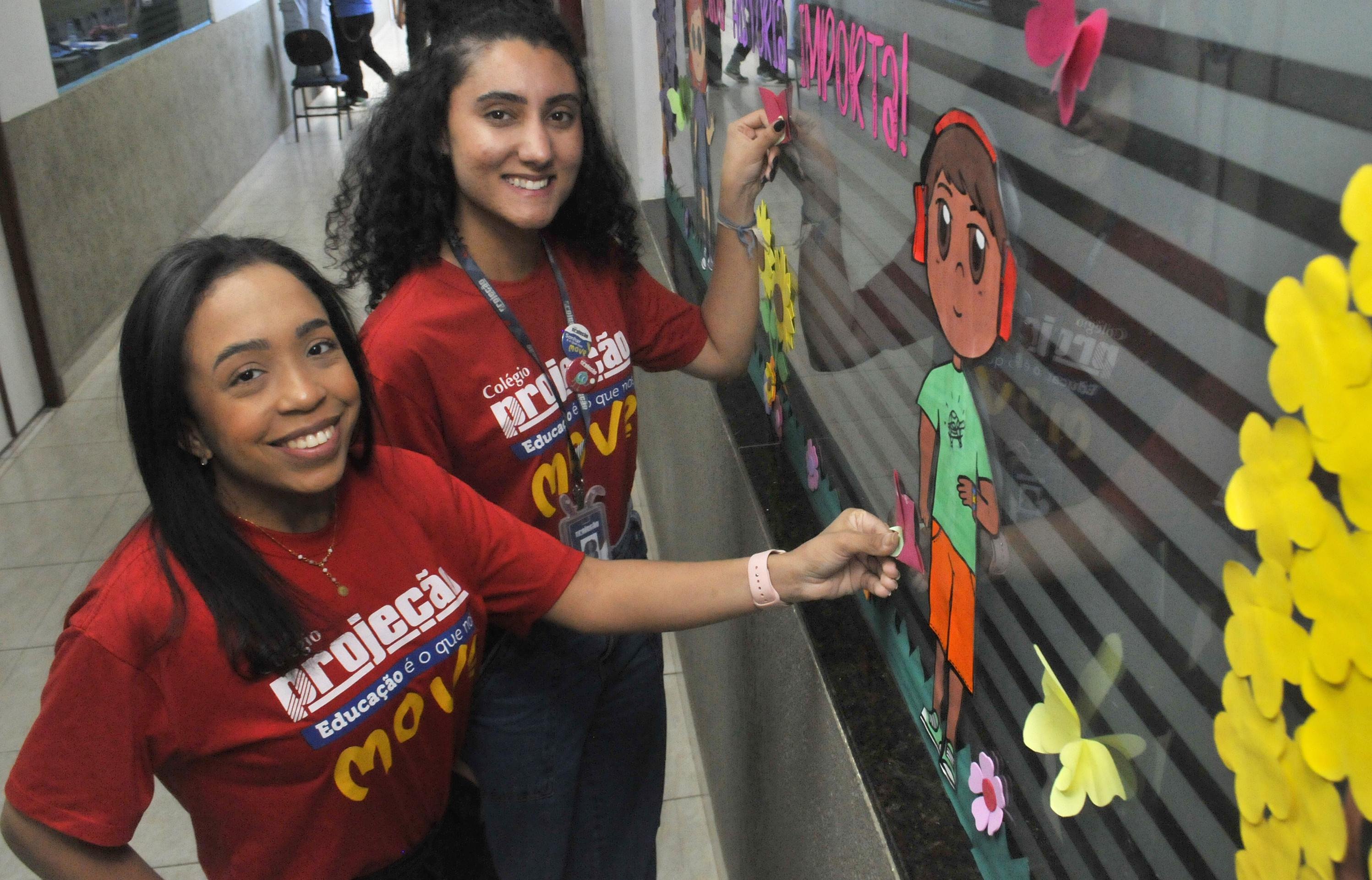 Jovens buscam primeiro emprego no período de férias