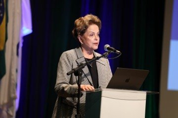 Dilma: é preciso uma discussão séria no mundo sobre o financiamento -  (crédito:  Tomaz Silva/Agência Brasil)