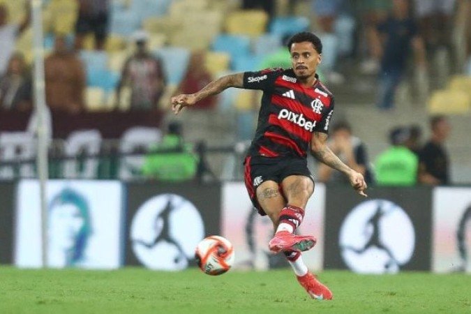 ALLAN – Entrou aos 45 do primeiro tempo no lugar de Pulgar e, dois minutos depois, levou amarelo. Mas no segundo tempo fez um jogo correto na marcação. NOTA: 6,0. Foto: Gilvan de Souza/Flamengo