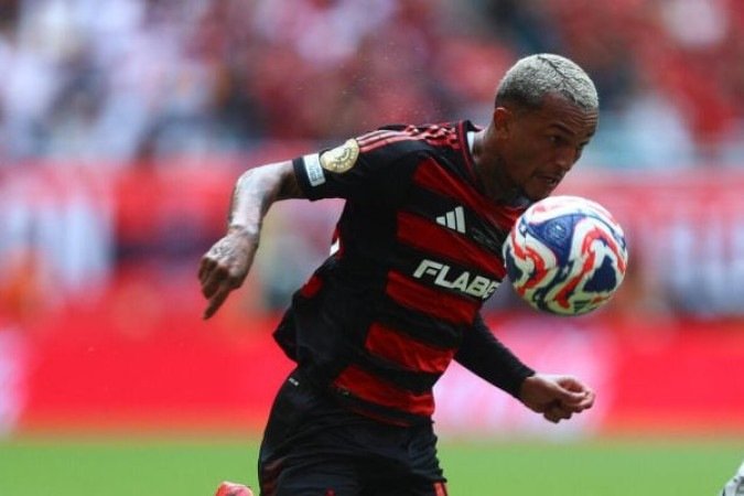 WESLEY - Muito nervoso nos primeiros minutos, errando passes, marcando mal e sem segurança. Aos poucos foi melhorando quando passou a apoiar. Mas na defesa seguiu mal. NOTA 4,5. Foto: Gilvan de Souza/Flamengo