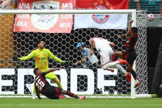 BAYERN – Manteve a postura de marcação alta e induziu o time ao erro. Foi assim que venceu, até com certo conforto, sabendo administrar os momentos em que o Fla pressionou mais. Kane fez a diferença, mas todo o time mandou bem. NOTA: 7,0. Foto: Gilvan de Souza/Flamengo