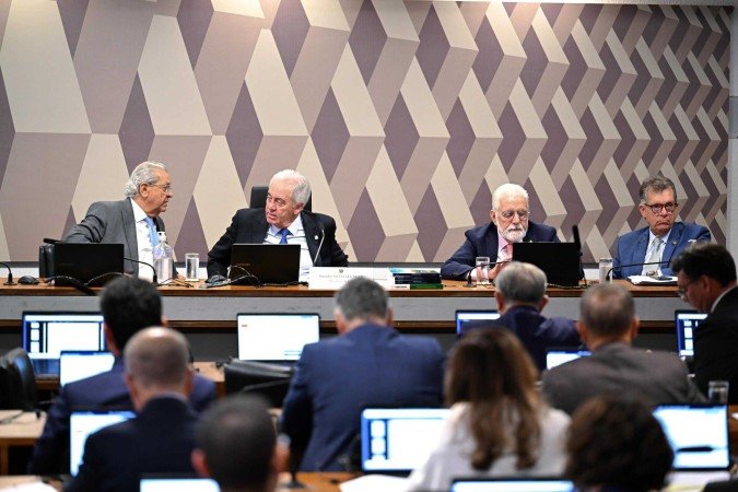  Comissão de Constituição, Justiça e Cidadania (CCJ) realiza reunião deliberativa com 4 itens. Entre eles, o PLP 112/2021, que dispõe sobre as normas eleitorais e as normas processuais eleitorais brasileiras. -  (crédito: Edilson Rodrigues/Agência Senado)