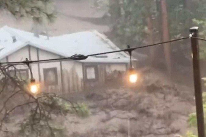 Três pessoas morrem em enchente no Novo México; veja vídeo