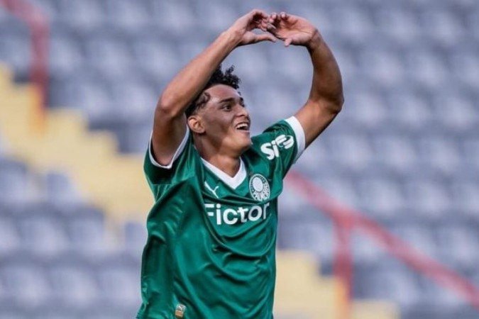 Jovem passou o aniversário longe dos pais - (crédito: Foto: Fabio Menotti/Palmeiras) Jovem passou o aniversário longe dos pais - (crédito: Foto: Fabio Menotti/Palmeiras)