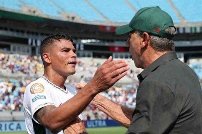 Criminosos aplicam golpe com imagem de Renato Gaúcho e Thiago Silva, do Fluminense - (crédito: Foto: Reprodução/X) Criminosos aplicam golpe com imagem de Renato Gaúcho e Thiago Silva, do Fluminense - (crédito: Foto: Reprodução/X)