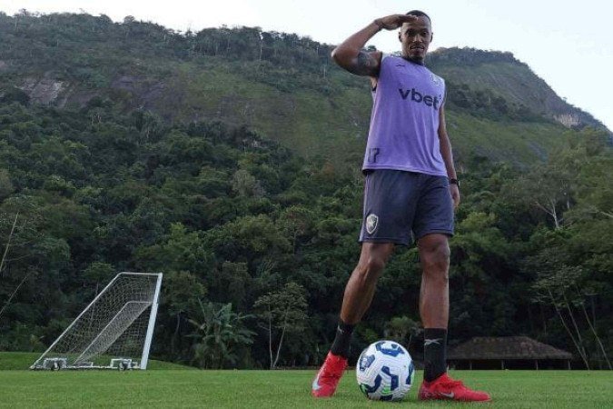 Marlon Freitas eternizou as conquistas do Brasileirão e Libertadores de 2024 na pele - (crédito: Foto: Vitor Silva/Botafogo) Marlon Freitas eternizou as conquistas do Brasileirão e Libertadores de 2024 na pele - (crédito: Foto: Vitor Silva/Botafogo)