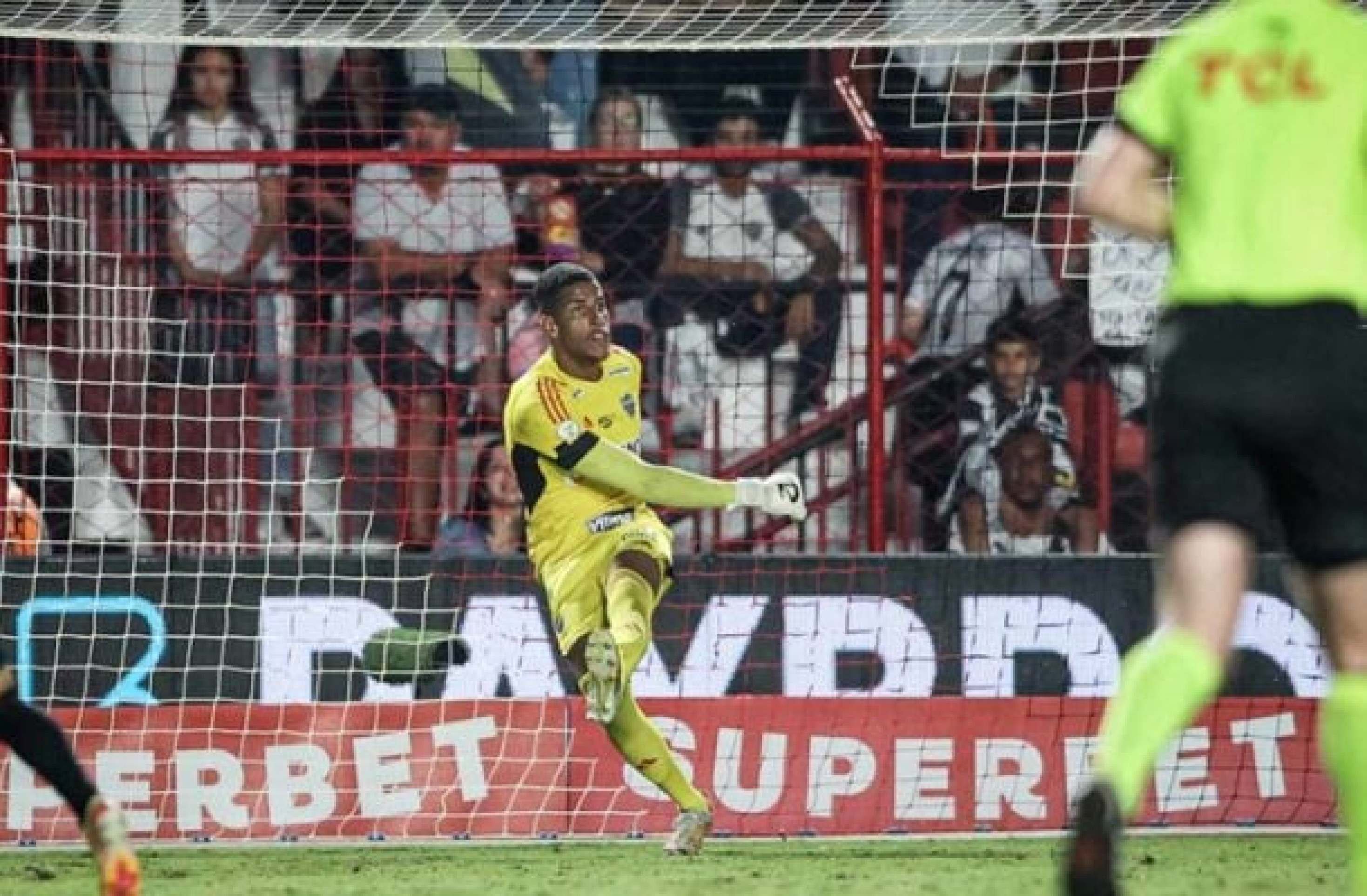 Gabriel Delfim comenta chance como titular no Atlético: ‘Mente fica diferente’