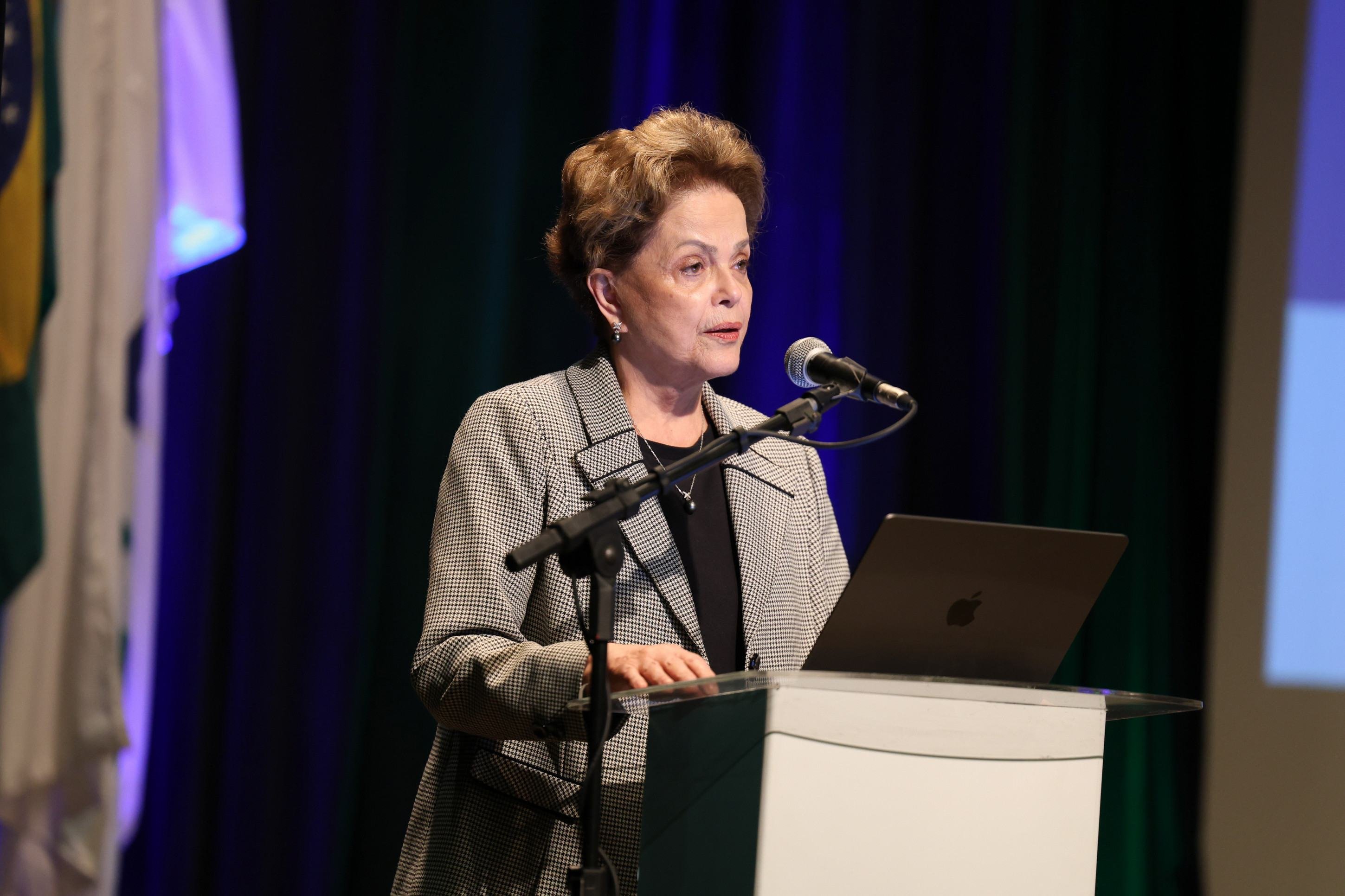 Banco do Brics terá 30% da carteira em moedas locais, diz Dilma