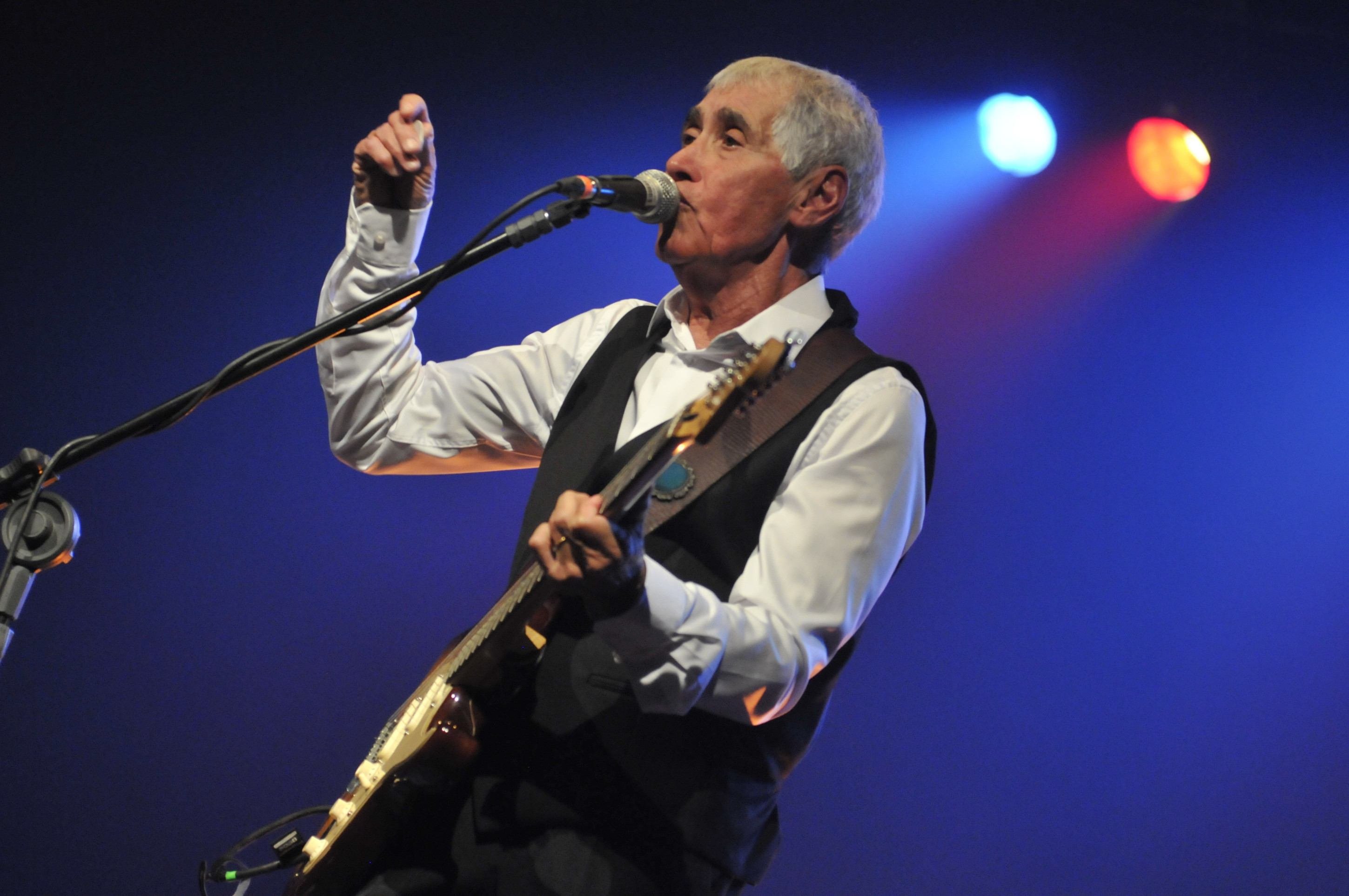 A apresentação dos hits da carreira do músico, que durou pouco mais de 55 anos, mostrou o legado da trajetória de Odair José -  (crédito: Minervino Junior/CB/D.A Press                  )