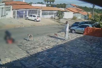 A perícia foi feita no local e as imagens de segurança que registraram o momento foram recolhidas e entregues à 21ª Delegacia de Polícia -  (crédito: Material cedido ao Correio)