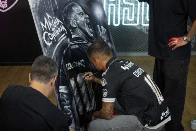 Coutinho utilizará a camisa 10 do Vasco a partir deste segundo semestre -  (crédito: Fotos: Matheus Lima/Vasco)