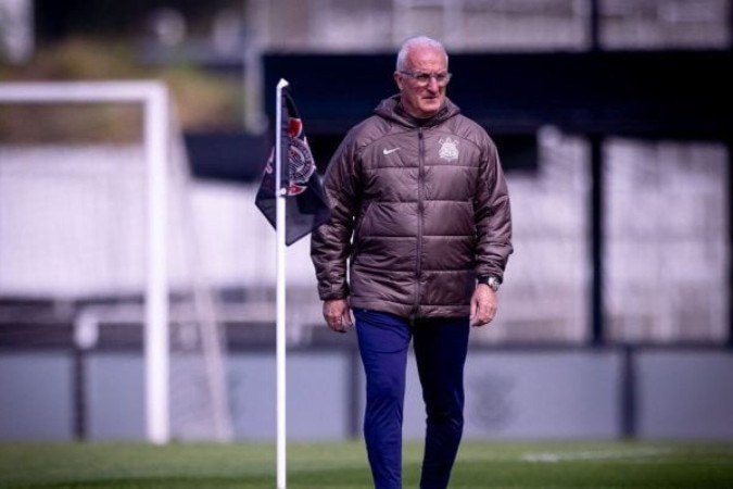 Dorival Júnior comandará mais dois treinos até a retomada do Brasileirão -  (crédito: Foto: Rodrigo Coca / Ag. Corinthians)