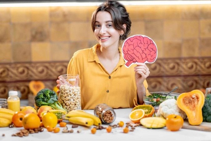 Uma dieta rica em nutrientes ajuda a regular o humor e a fortalecer o organismo contra os efeitos do estresse (Imagem: RossHelen | Shutterstock) - (crédito: EdiCase) Uma dieta rica em nutrientes ajuda a regular o humor e a fortalecer o organismo contra os efeitos do estresse (Imagem: RossHelen | Shutterstock) - (crédito: EdiCase)