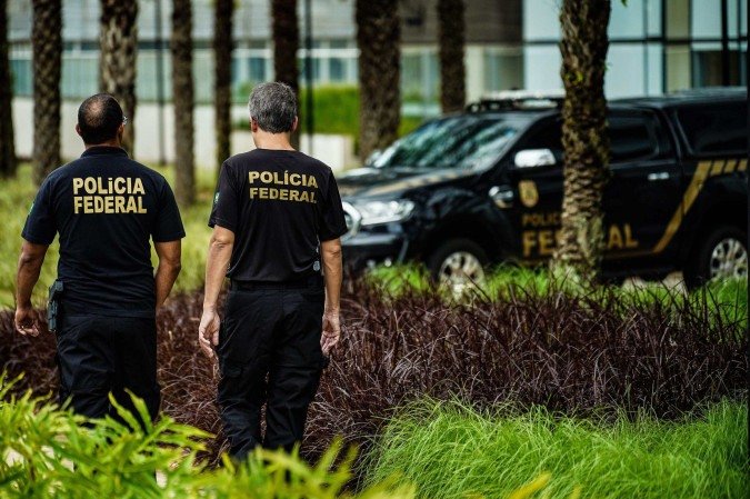 Polícia Federal faz operação Só Oficial, para reprimir fraudes de sites falsos de inscrição do ENEM 2024 - (crédito: Rafa Neddermeyer/Agência Brasil) Polícia Federal faz operação Só Oficial, para reprimir fraudes de sites falsos de inscrição do ENEM 2024 - (crédito: Rafa Neddermeyer/Agência Brasil)