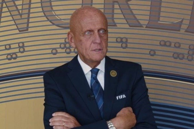 Pierluigi Collina, atual presidente do Comitê de Árbitros da Fifa, está 'satisfeito' com as novas tecnologias introduzidas no Mundial de Clubes -  (crédito: Foto: Reprodução)