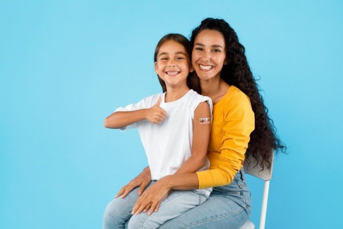 Estratégias simples podem fazer toda a diferença para tornar o momento da vacinação mais leve para as crianças (Imagem: Prostock-studio | Shutterstock) - (crédito: EdiCase) Estratégias simples podem fazer toda a diferença para tornar o momento da vacinação mais leve para as crianças (Imagem: Prostock-studio | Shutterstock) - (crédito: EdiCase)