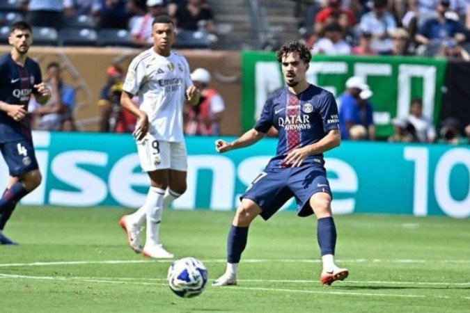 Vitinha em ação pelo PSG diante do Real Madrid nesta quarta (9), pelo Mundial -  (crédito: Foto: Aurelien Meunier/PSG)