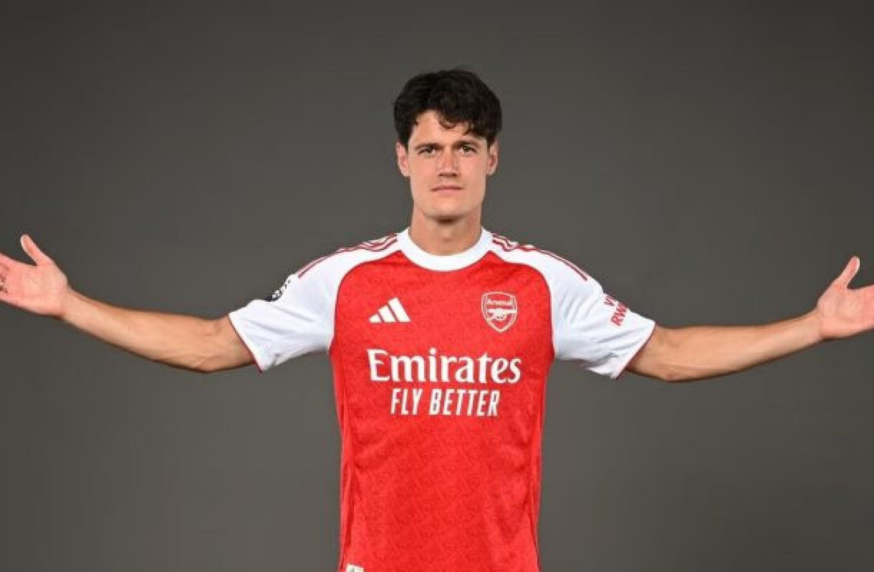 Arsenal contrata o meio-campista dinamarquês Christian Nørgaard