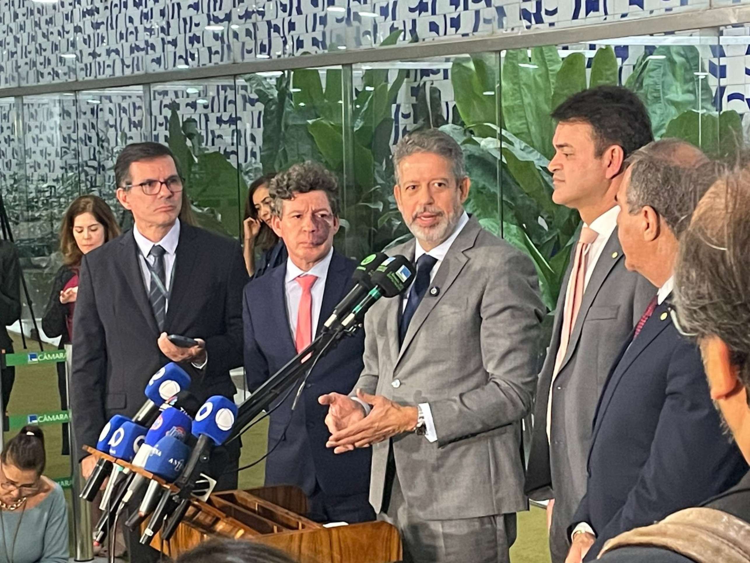 O parecer do relatório de Lira, mantém uma taxação de 10% para os chamados 'super-ricos', e segue, segundo ele, os princípios da 'neutralidade fiscal' e justiça tributária -  (crédito: Wal Lima/CB/D.A Press)