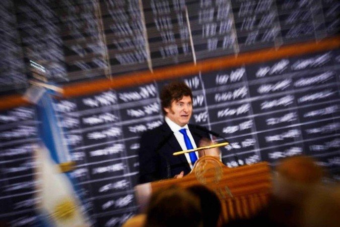 O Congresso da Argentina aprovou na quinta-feira (10/7) quatro leis que contradizem as medidas de austeridade tomadas pelo Executivo do paÃs - (crédito: Getty Images) O Congresso da Argentina aprovou na quinta-feira (10/7) quatro leis que contradizem as medidas de austeridade tomadas pelo Executivo do paÃs - (crédito: Getty Images)
