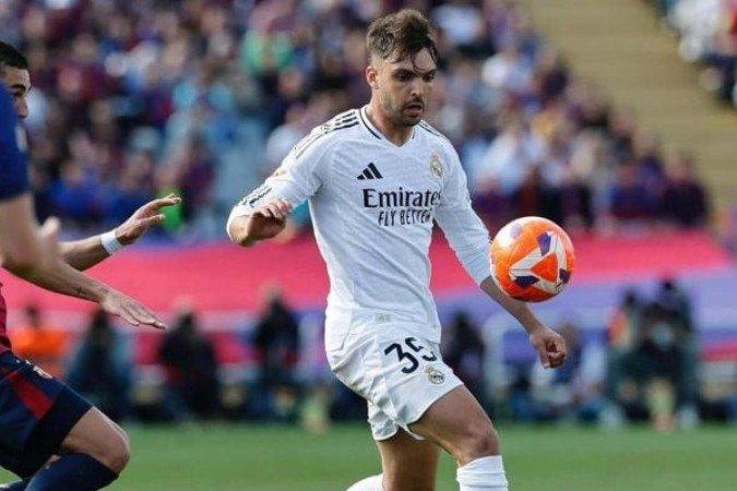 Raúl Asencio não teve um bom rendimento pelo Real Madrid no Mundial de Clubes - (crédito: Foto: Reprodução/Instagram) Raúl Asencio não teve um bom rendimento pelo Real Madrid no Mundial de Clubes - (crédito: Foto: Reprodução/Instagram)