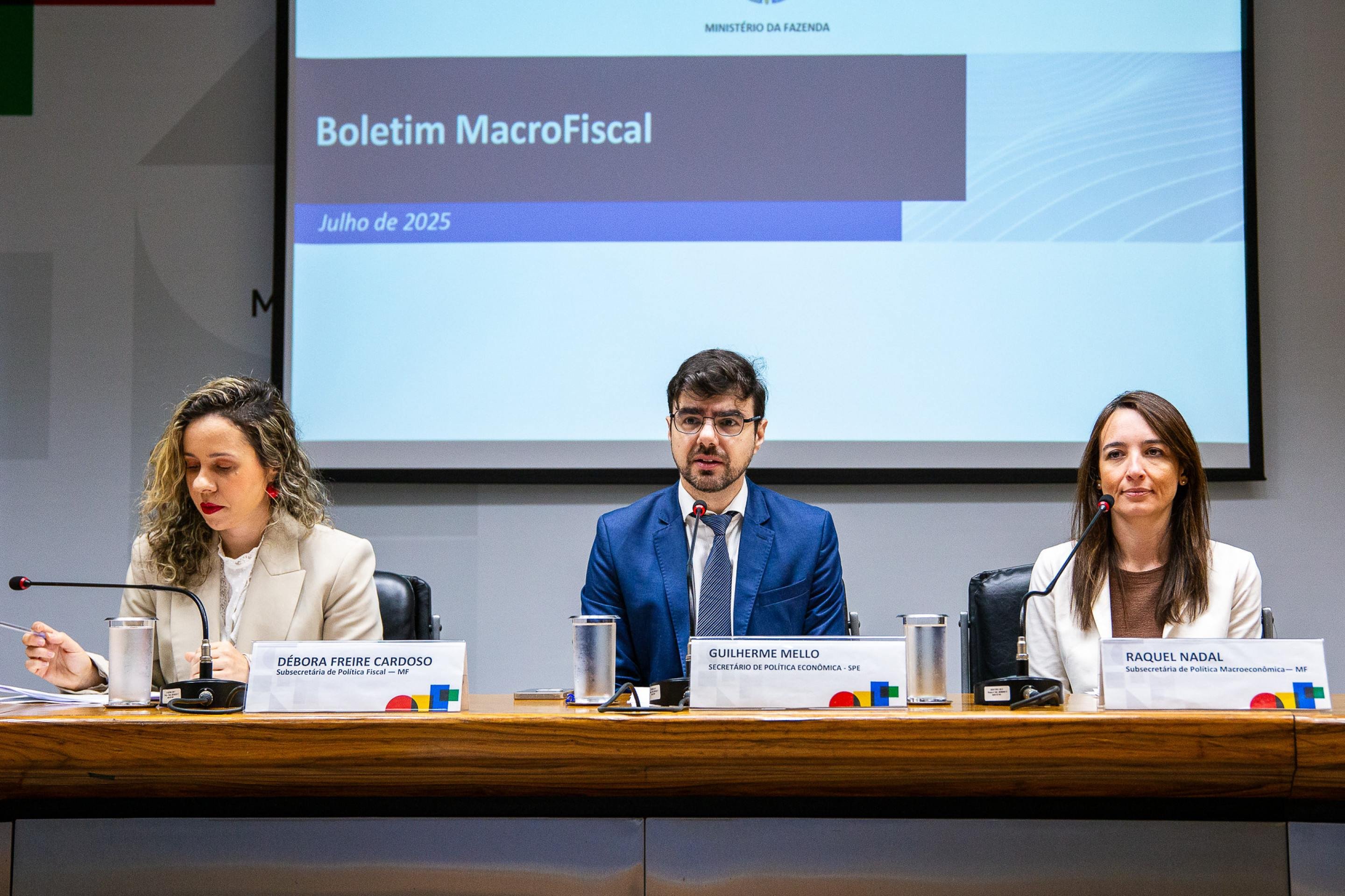 Fazenda projeta PIB de 2,5% em 2025 e reduz estimativa de inflação