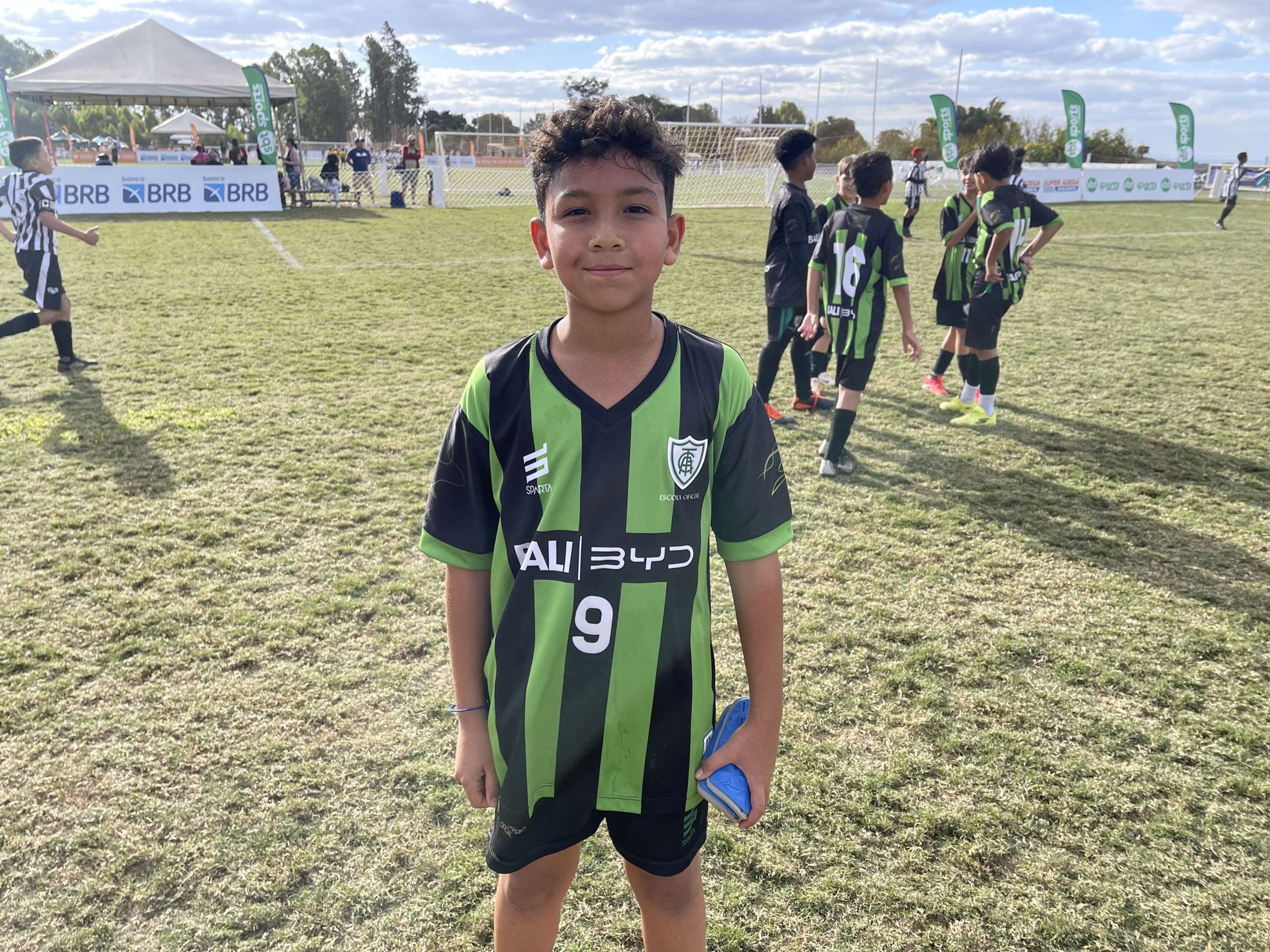 Bento sonha em ser jogador profissional: 