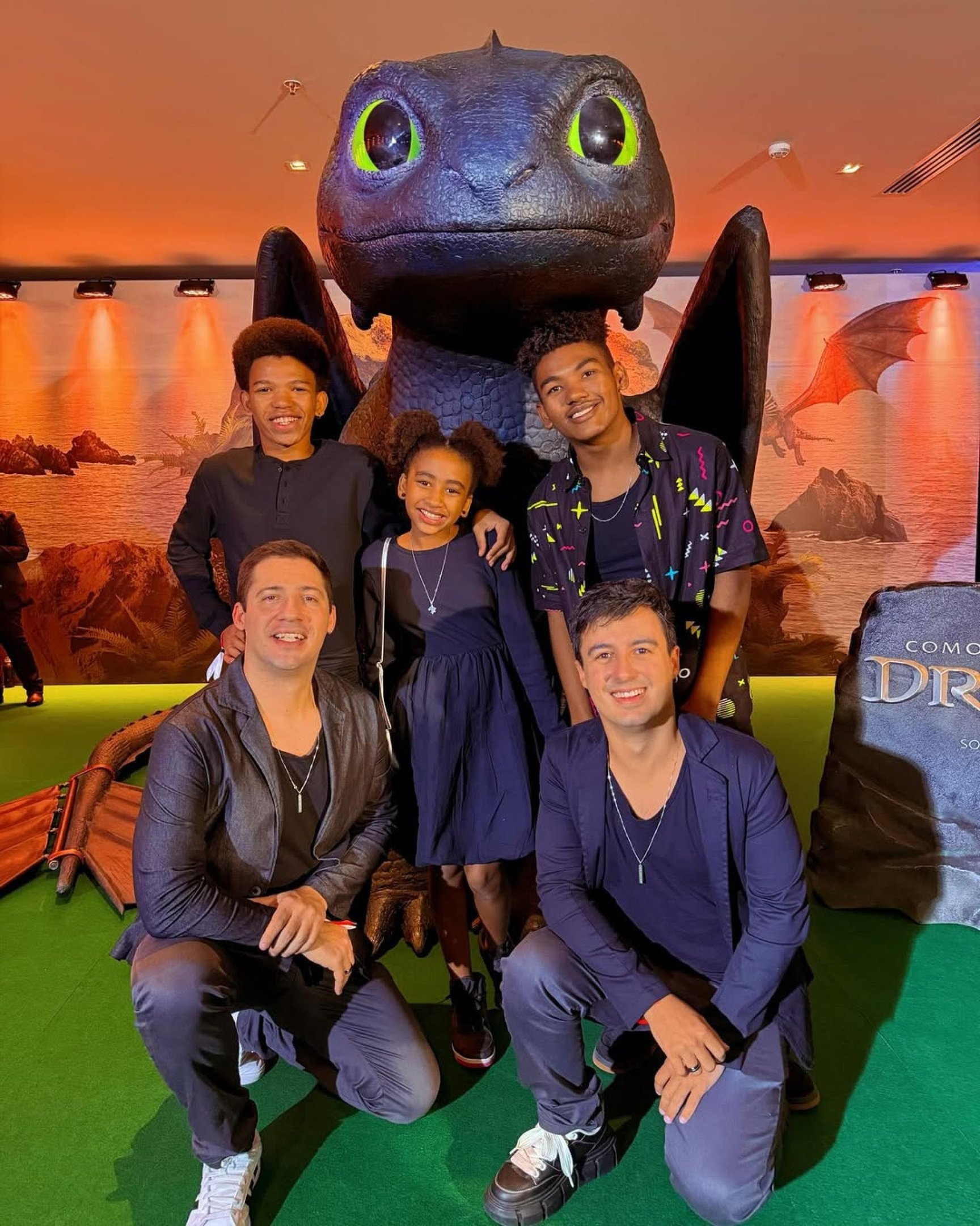 Para Carlos Ruiz e Lucas Monteiro, ser pais sempre foi um desejo, e a adoção foi o que mais tocou o coração do casal