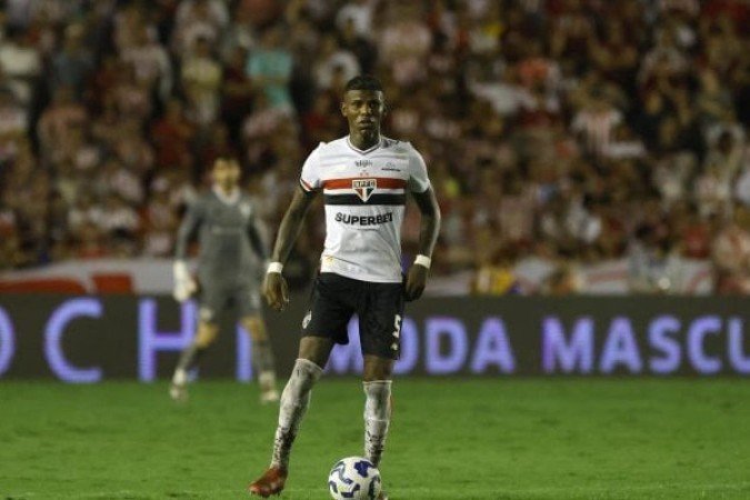 ARBOLEDA  - O melhor da zaga do São Paulo, cortando quase todas as jogadas e vencendo o ataque do Flamengo dentro da área. Ainda cobriu com qualidade os companheiros de zaga quando precisavam ajudar os laterais - NOTA 6,0 -Foto: Rubens Chiri / São Paulo FC