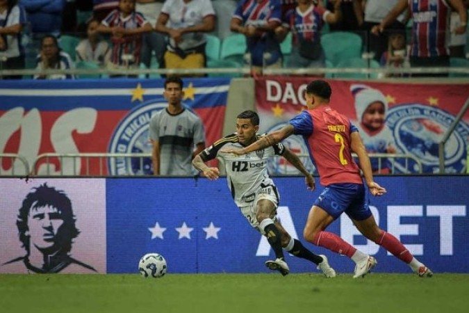 DUDU – Apesar de todo o esforço, acertou poucos lances e não se saiu bem diante da marcação do Bahia. Saiu aos 16 minutos do 2º tempo para a entrada de Junior Santos.  NOTA: 5,0. Foto: Pedro Souza/Atlético